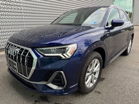 Certified 2025 Audi Q3 2.0T Premium Plus w/ Premium Plus Package AWD/4WD image 1