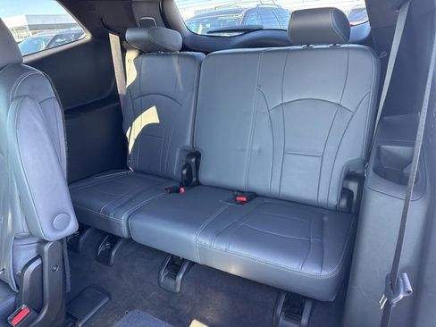 Used 2024 Buick Enclave Premium image 22