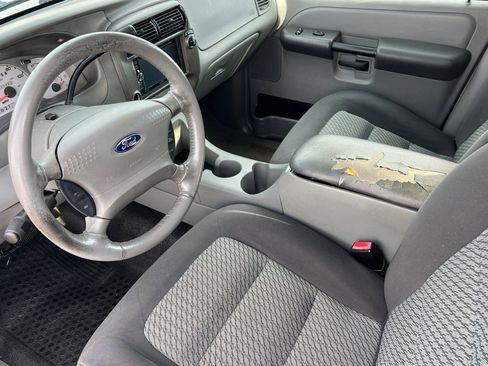 Used 2003 Ford Explorer Sport Trac XLT image 7