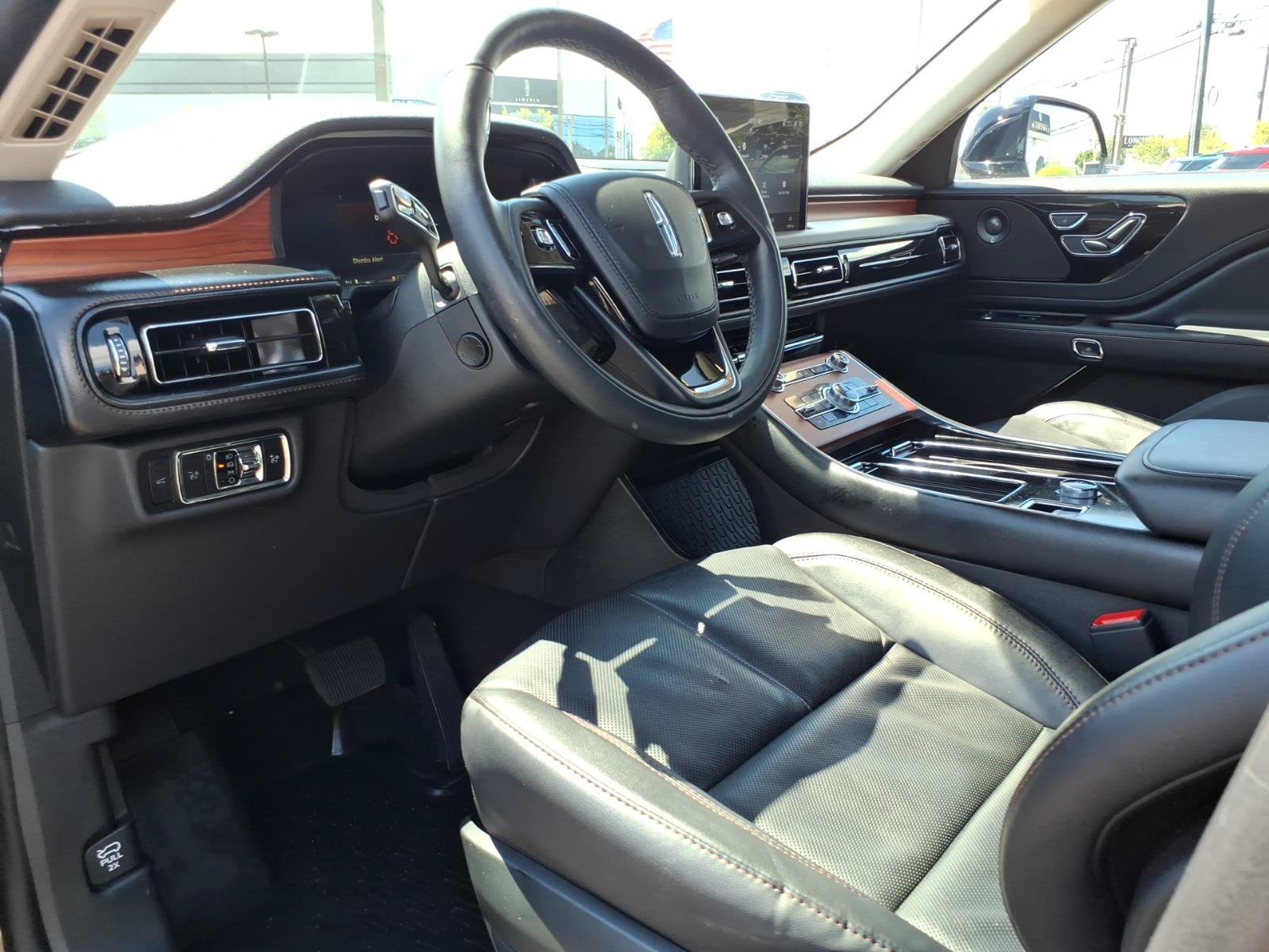 Used 2023 Lincoln Aviator Reserve w/ Equipment Group 201A AWD/4WD image 15