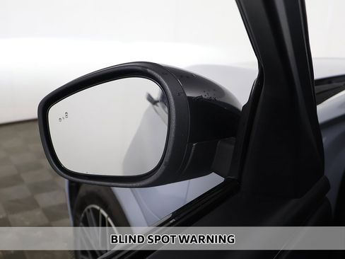 Used 2025 Ford Mustang Mach-E Premium image 8