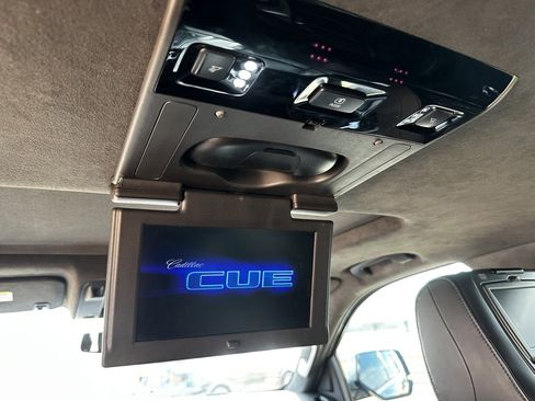 Used 2018 Cadillac Escalade Platinum image 36