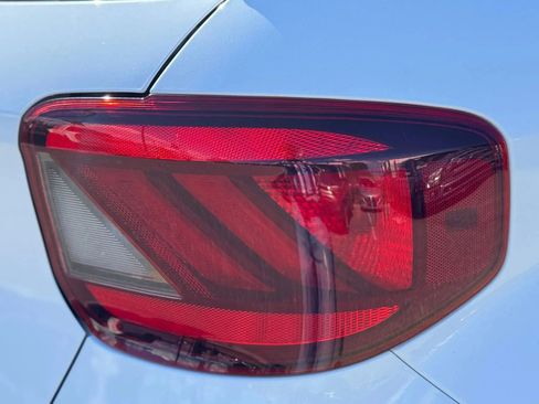 Used 2023 Hyundai Venue SE FWD image 12