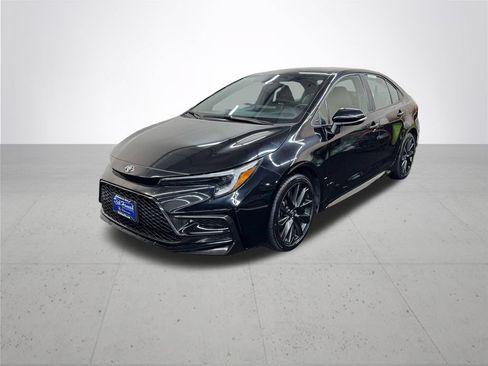Used 2024 Toyota Corolla SE FWD image 2