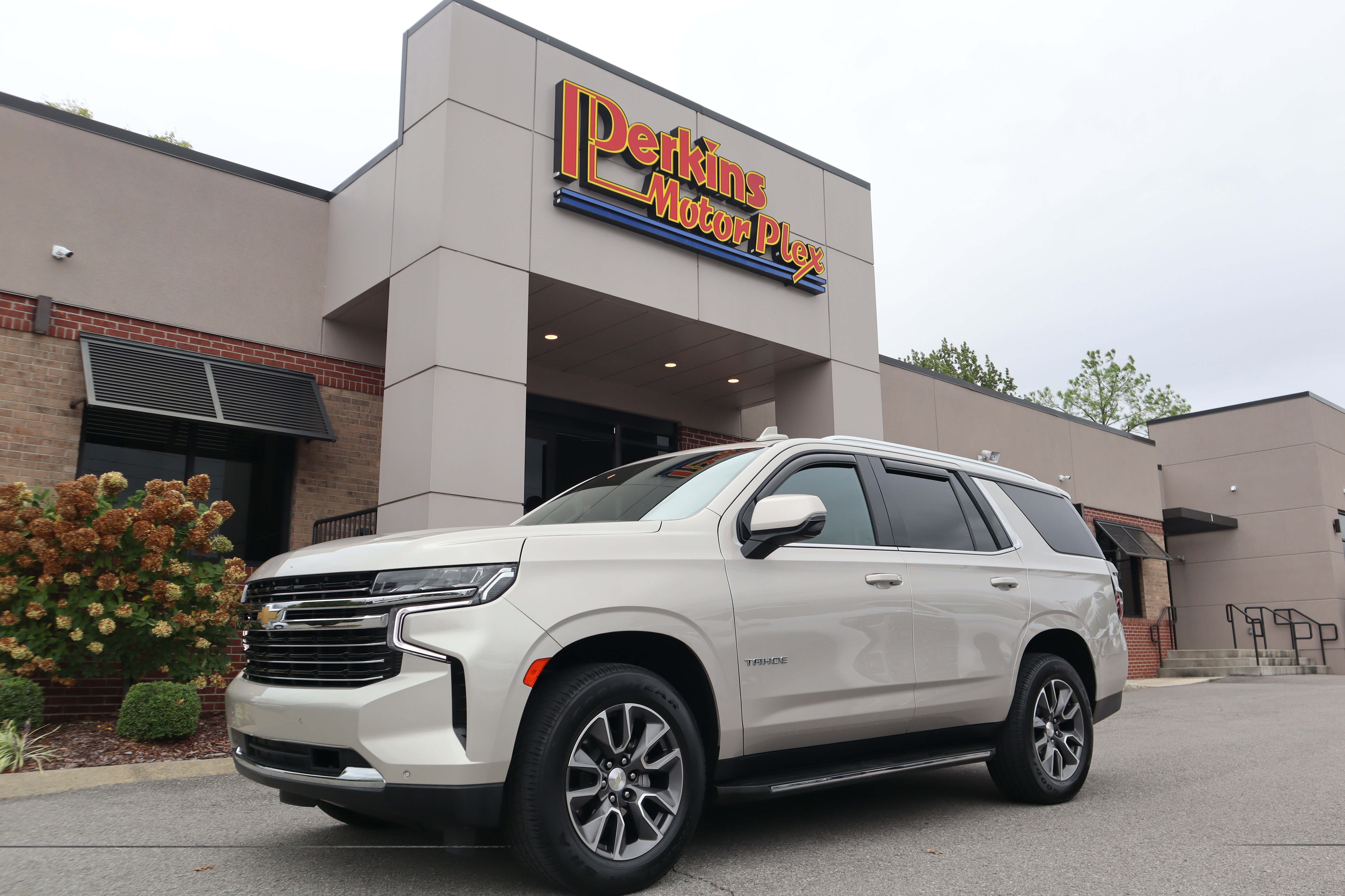 Used 2023 Chevrolet Tahoe LT w/ Luxury Package RWD image 36