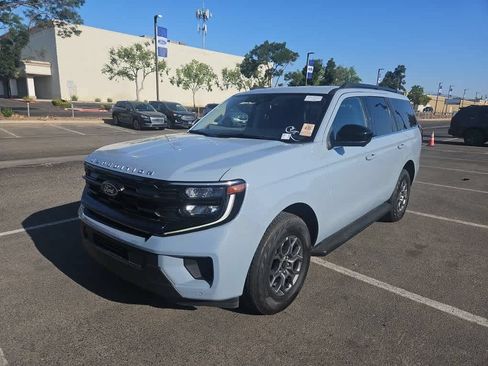 Used 2025 Ford Expedition Active RWD image 1