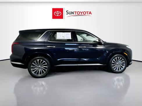 Used 2024 Hyundai Palisade Calligraphy image 2