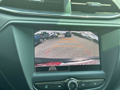 Used 2022 Chevrolet TrailBlazer LT w/ Driver Confidence Package FWD image 28
