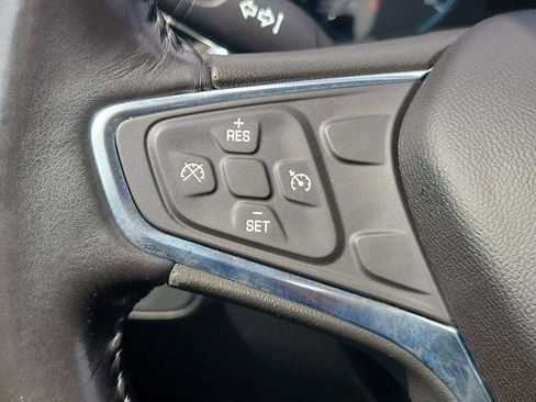Used 2018 Chevrolet Equinox LT FWD image 16