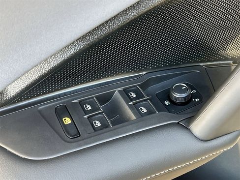 New 2026 Volkswagen Tiguan SE R-Line image 17