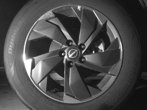 Used 2025 Nissan Rogue SV image 13