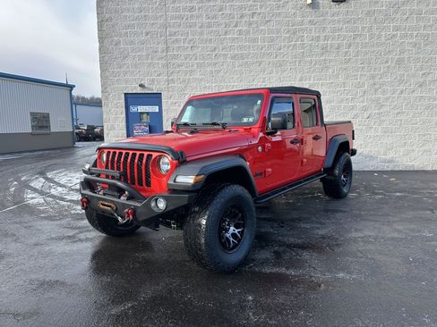 Used 2020 Jeep Gladiator Sport w/ Quick Order Package 24S image 2
