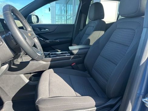 Used 2025 Chevrolet Equinox LT FWD image 17