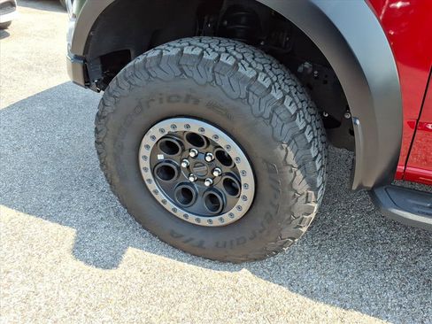 Used 2025 Ford F150 Raptor AWD/4WD image 9