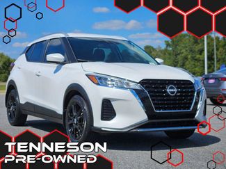 Used 2024 Nissan Kicks SV image 1