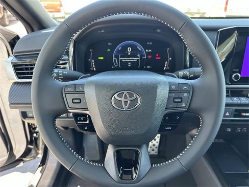 Certified 2025 Toyota Camry SE w/ Convenience Package image 12