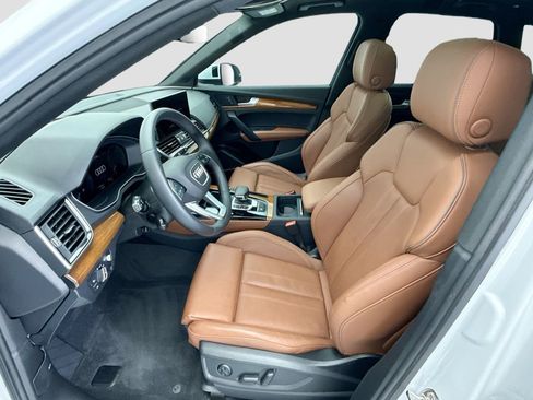 Used 2024 Audi Q5 e Prestige AWD/4WD image 17