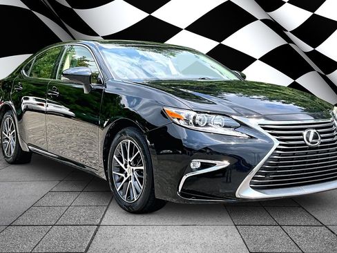 Used 2016 Lexus ES 350 w/ Premium Package w/Wood Trim FWD image 11