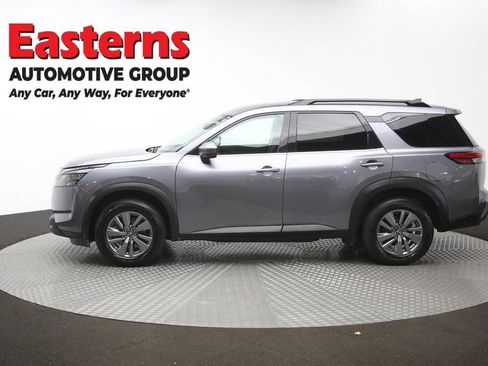 Used 2025 Nissan Pathfinder SV FWD image 60