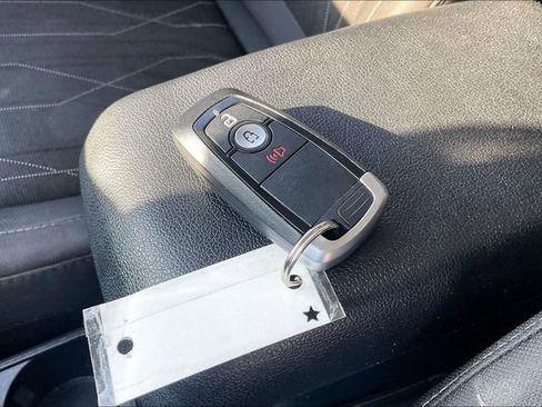 Used 2020 Ford EcoSport SE w/ SE Convenience Package image 11