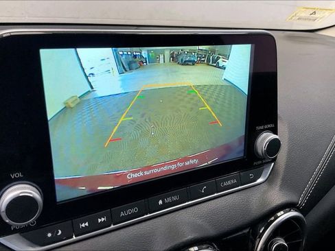 Certified 2024 Nissan Sentra SV image 21