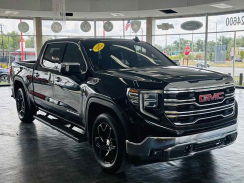Used 2022 GMC Sierra 1500 SLT w/ SLT Convenience Package AWD/4WD image 1