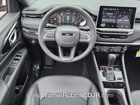 New 2026 Jeep Compass Latitude image 7