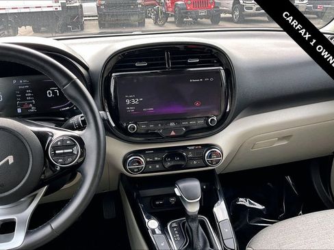 Used 2023 Kia Soul EX FWD image 7