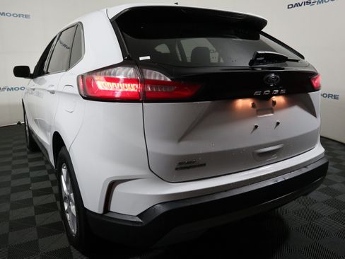 Used 2022 Ford Edge SEL AWD/4WD image 9