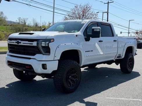 New 2026 Chevrolet Silverado 2500 LTZ w/ LTZ Plus Package AWD/4WD image 13