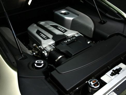 Used 2008 Audi R8 V8 image 38