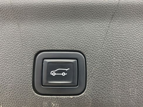 Used 2022 GMC Yukon XL SLT w/ SLT Luxury Package AWD/4WD image 30