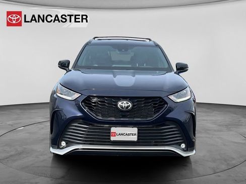 Used 2023 Toyota Highlander XSE image 2