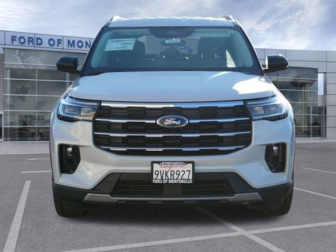 Used 2025 Ford Explorer Active w/ Active Comfort Package image 9