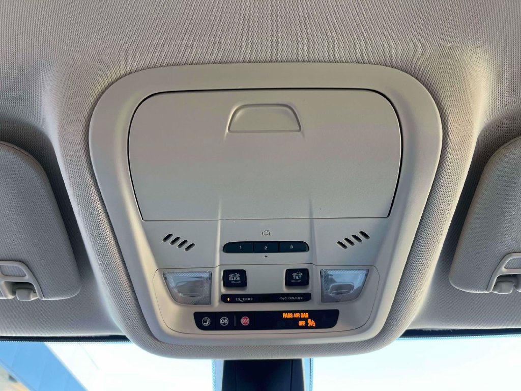 Certified 2020 GMC Acadia Denali w/ Technology Package FWD image 37