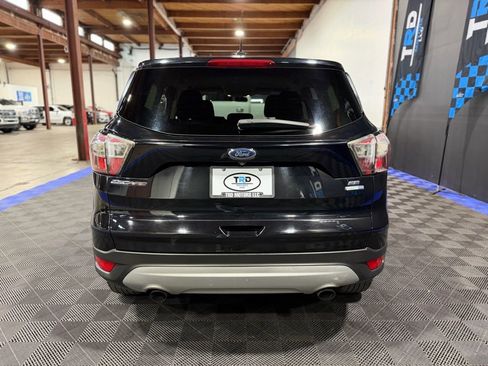 Used 2017 Ford Escape SE image 4