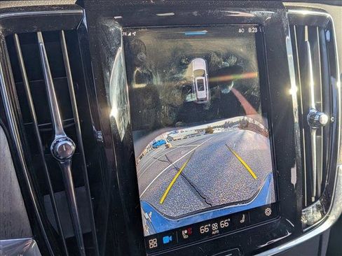 Used 2022 Volvo V90 B6 Cross Country w/ Lounge Package image 12