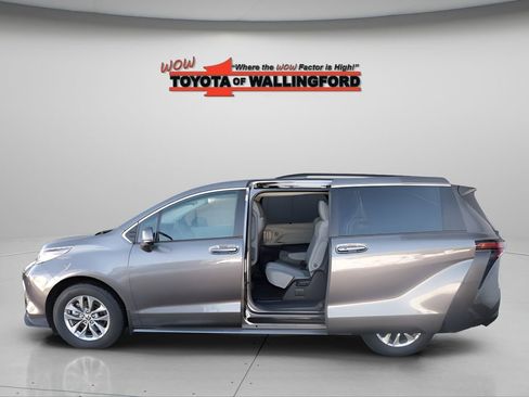 Certified 2022 Toyota Sienna LE image 3