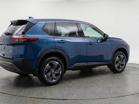 Used 2025 Nissan Rogue SV AWD/4WD image 9