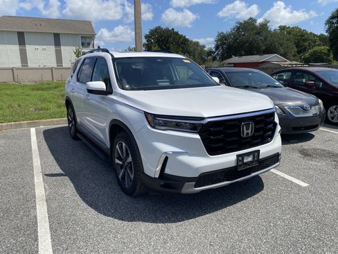 Used 2024 Honda Pilot Touring image 15