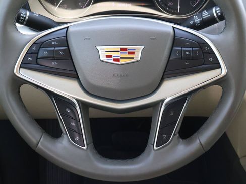 Used 2020 Cadillac XT5 Premium Luxury FWD image 14