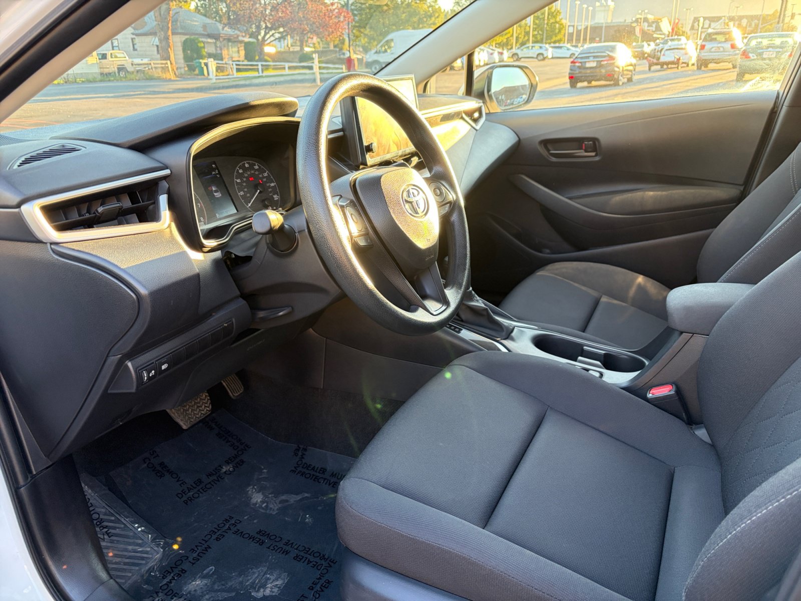 Used 2025 Toyota Corolla LE FWD image 10