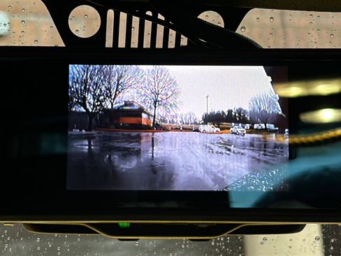 Used 2015 Jeep Wrangler Unlimited Rubicon w/ Connectivity Group image 15