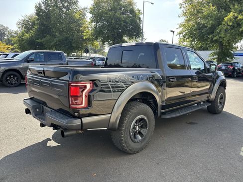 Used 2017 Ford F150 Raptor w/ Equipment Group 802A Luxury AWD/4WD image 4