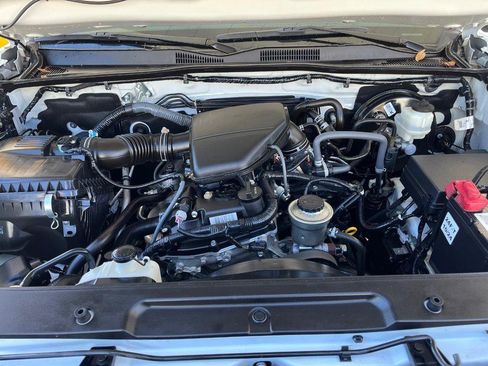 Used 2019 Toyota Tacoma SR image 11