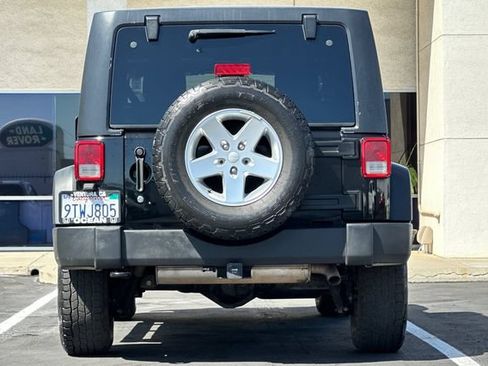 Used 2015 Jeep Wrangler Unlimited Sport w/ Quick Order Package 24S AWD/4WD image 5