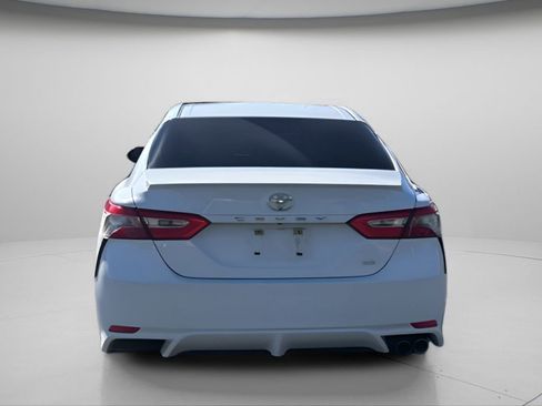 Used 2019 Toyota Camry SE FWD image 5