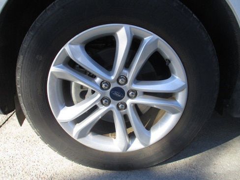 Used 2020 Ford Edge SEL w/ Convenience Package image 18