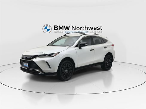 Used 2024 Toyota Venza Nightshade AWD/4WD image 9