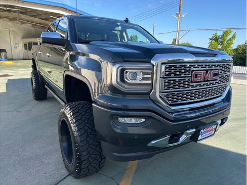 Used 2017 GMC Sierra 1500 Denali w/ Denali Ultimate Package AWD/4WD image 4